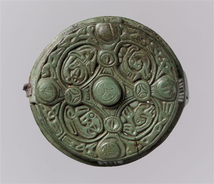 Round Box Brooch - Art viking