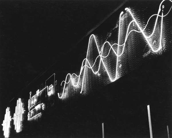 Kinetic outdoor light mural for the Radio Shack in Boston, 1949 - 1950 - György Kepes