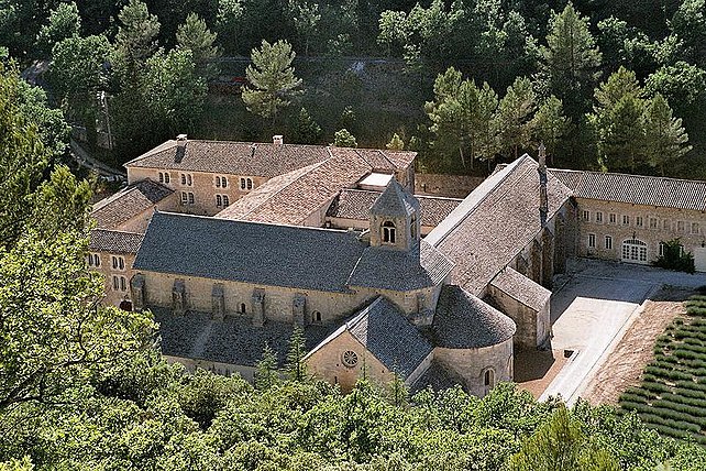 Sénanque Abbey, France, 1148 - Romanesque Architecture
