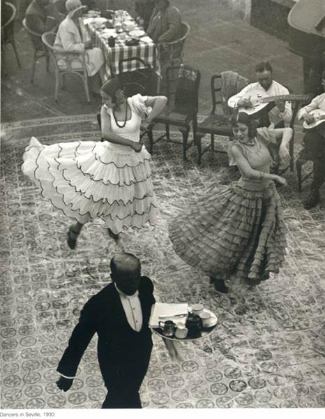 Dancers in Seville, 1930 - Martin Munkácsi